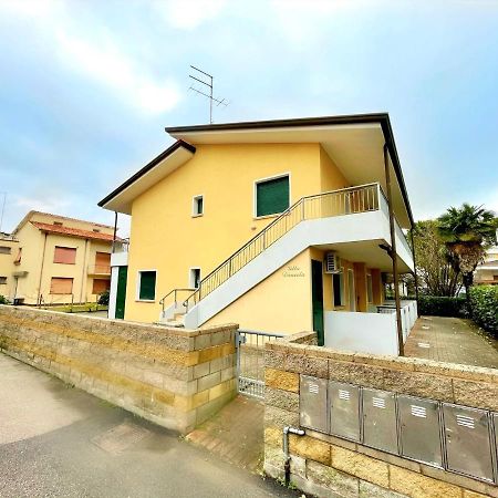 Villa Daniela Carraro Immobiliare - Family Apartments Lido di Jesolo Exteriér fotografie